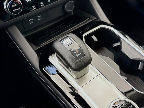 New 2026 Mitsubishi Outlander ES image 14