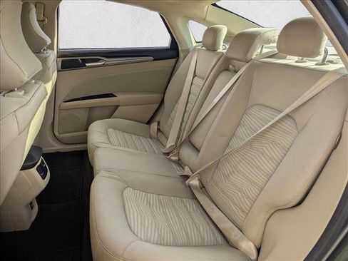 Used 2016 Ford Fusion SE image 20