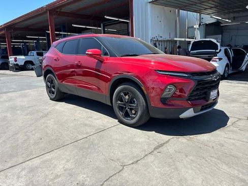 Used 2024 Chevrolet Blazer LT FWD image 2