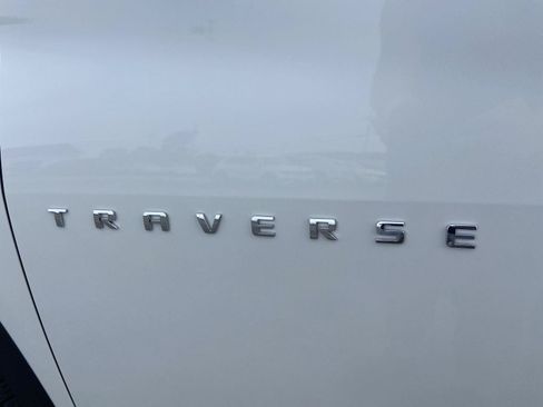 Used 2021 Chevrolet Traverse RS AWD/4WD image 15