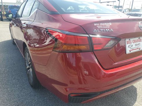 Used 2025 Nissan Altima 2.5 SV FWD image 18