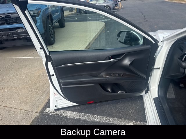 Used 2021 Toyota Camry SE FWD image 12