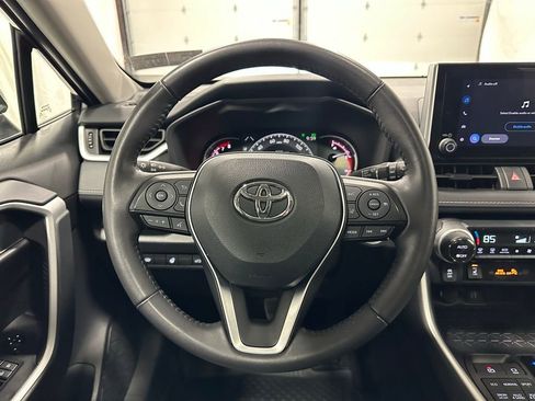 Used 2025 Toyota RAV4 XLE w/ Convenience Package image 17