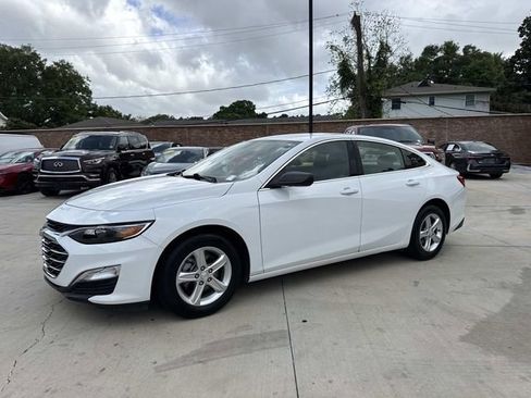 Used 2022 Chevrolet Malibu LS image 3