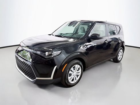 Used 2024 Kia Soul LX FWD image 5