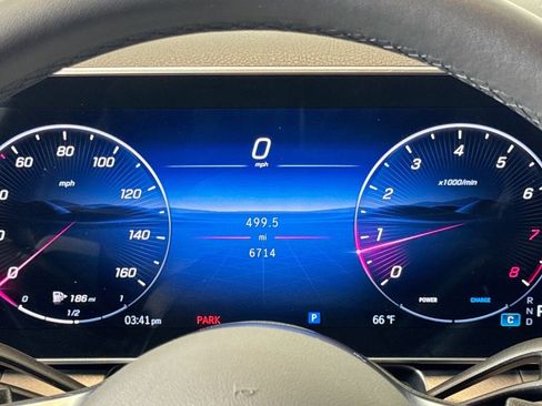 Used 2025 Mercedes-Benz GLC 300 image 12