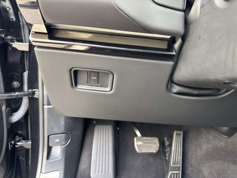 Used 2024 Land Rover Range Rover Sport Dynamic SE image 33