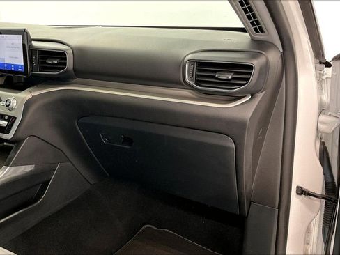 Used 2021 Ford Explorer XLT w/ Equipment Group 202A RWD image 17