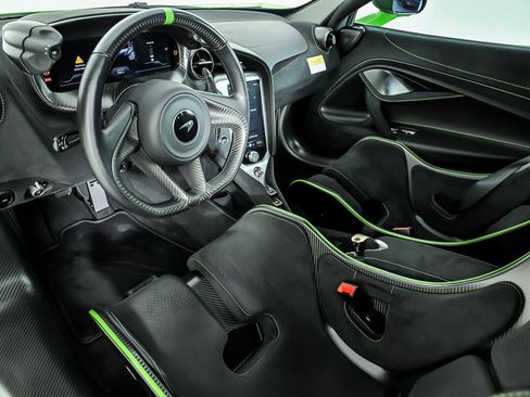 Used 2024 McLaren 750S Spider RWD image 20