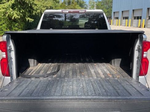 Used 2021 Chevrolet Silverado 1500 Custom w/ Rally Edition AWD/4WD image 11
