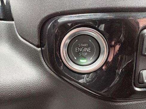 Certified 2025 GMC Sierra 2500 SLT image 12