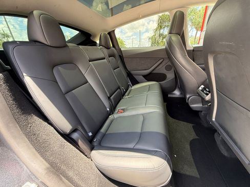 Used 2024 Tesla Model Y Long Range RWD image 26
