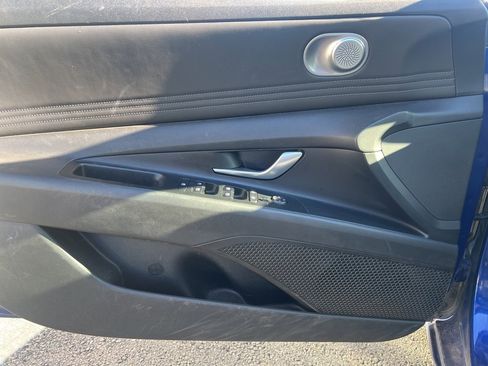 Used 2022 Hyundai Elantra SEL w/ Convenience Package image 19