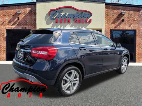 Used 2018 Mercedes-Benz GLA 250 4MATIC image 4