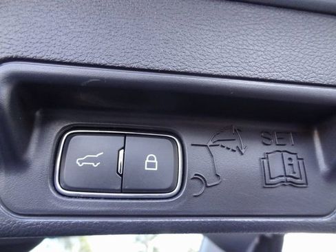 Certified 2025 Ford Explorer Active AWD/4WD image 12