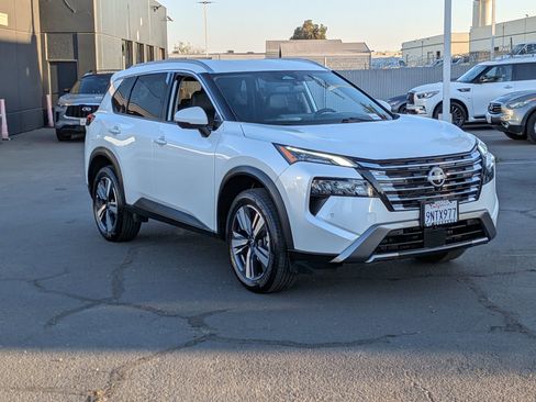 Certified 2025 Nissan Rogue SL image 2