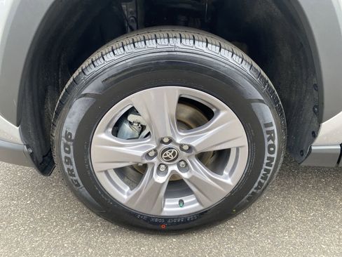 Used 2025 Toyota RAV4 XLE w/ Convenience Package image 11