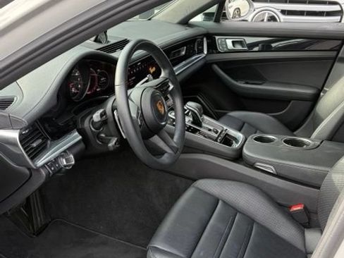 Used 2022 Porsche Panamera RWD image 7