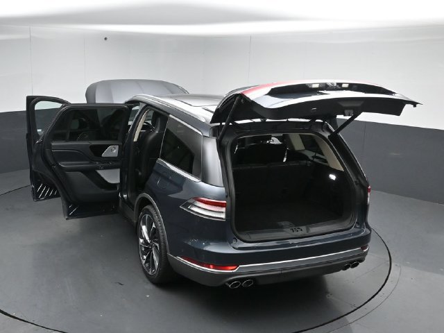 Used 2021 Lincoln Aviator Reserve w/ Equipment Group 202A AWD/4WD image 59