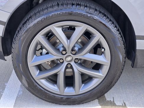 Used 2024 Land Rover Range Rover Velar Dynamic SE image 10