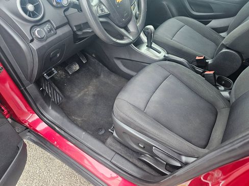 Used 2015 Chevrolet Trax LT image 25
