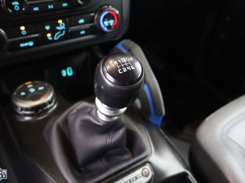 Used 2022 Ford Bronco Black Diamond image 19