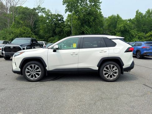 Used 2022 Toyota RAV4 XLE Premium AWD/4WD image 2