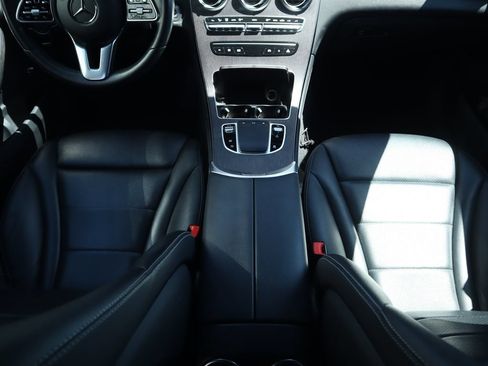 Used 2020 Mercedes-Benz GLC 300 image 9