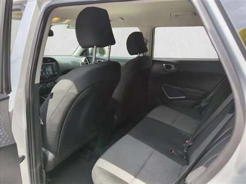 Used 2020 Kia Soul S FWD image 18