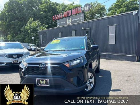 Used 2020 Toyota RAV4 LE w/ Carpet Mat Package AWD/4WD image 1