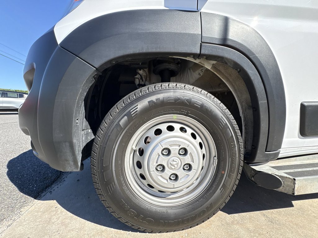 Used 2025 RAM ProMaster 2500 w/ U-Haul Equipment Group FWD image 28