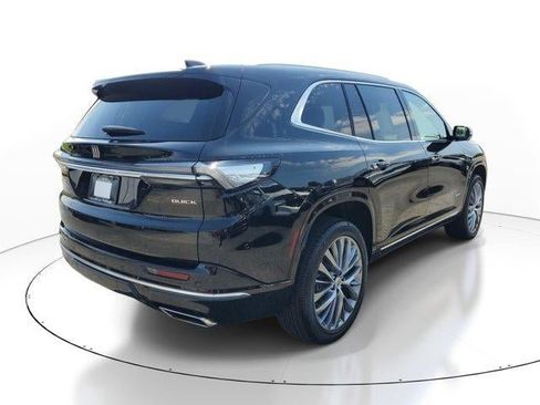 Used 2025 Buick Enclave Avenir FWD image 3