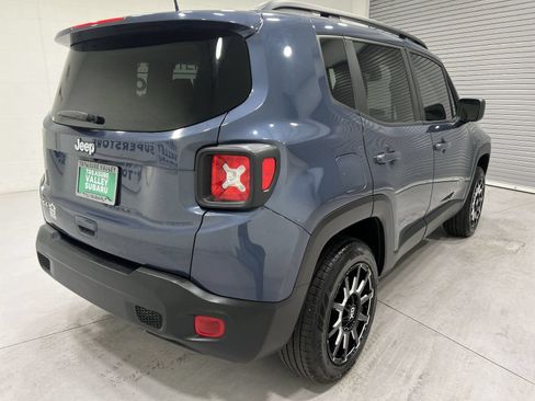 Used 2023 Jeep Renegade Latitude w/ Premium Group AWD/4WD image 8