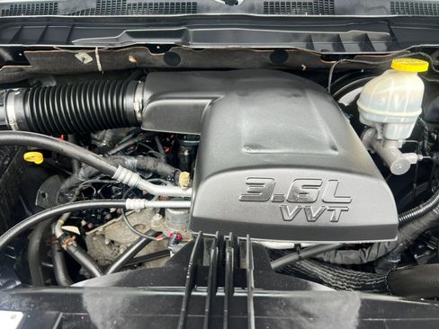 Used 2019 RAM 1500 Express w/ Express Value Package AWD/4WD image 32