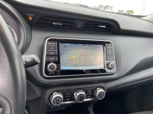 Used 2022 Nissan Kicks S image 35