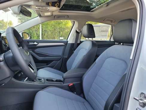 New 2026 Volkswagen Jetta SE FWD image 11