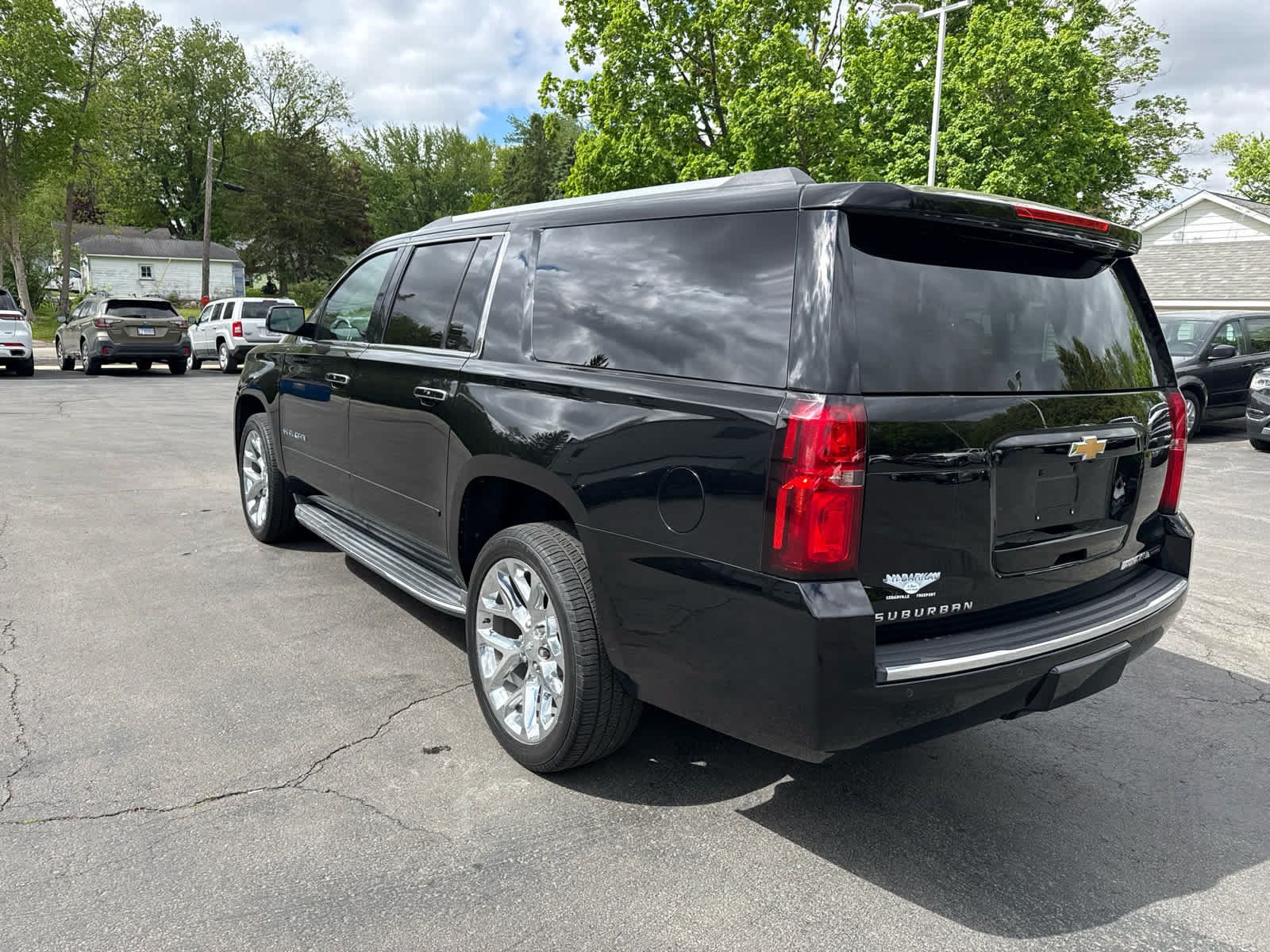 Used 2018 Chevrolet Suburban Premier w/ Max Trailering Package AWD/4WD image 5