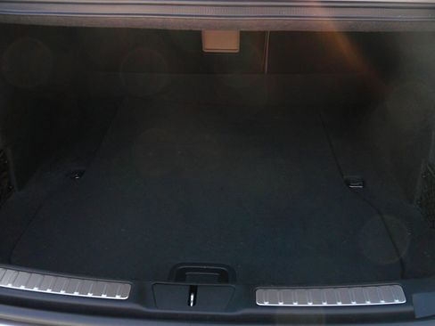 Used 2019 Lincoln Continental Select image 22