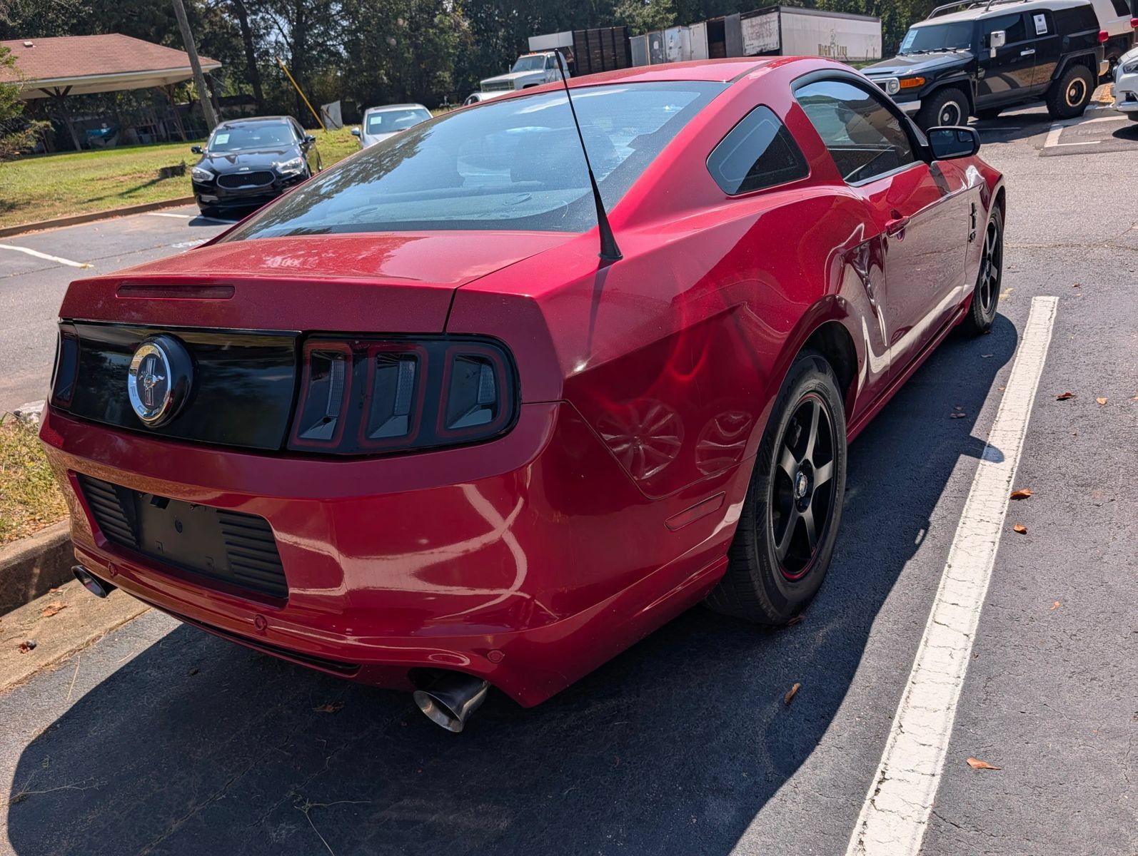 Used 2013 Ford Mustang Coupe w/ Security Pkg RWD image 4