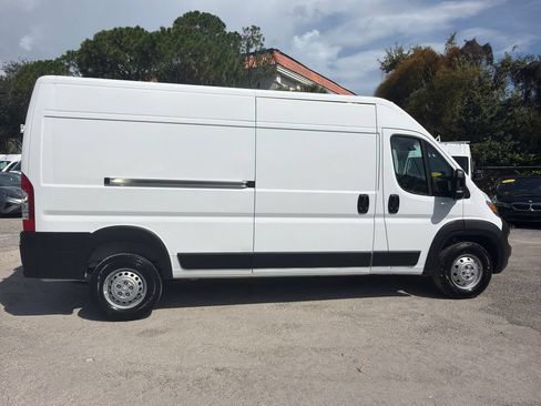 Used 2025 RAM ProMaster 2500 w/ Convenience Group FWD image 12