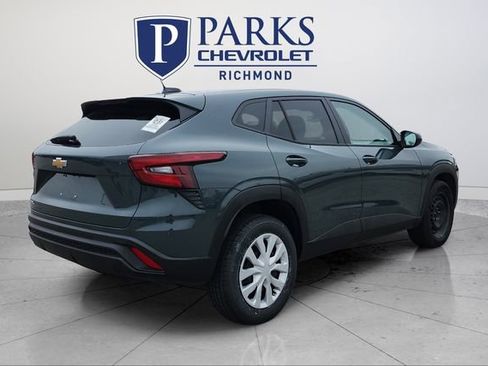 Certified 2025 Chevrolet Trax LS w/ Driver Confidence Package image 7