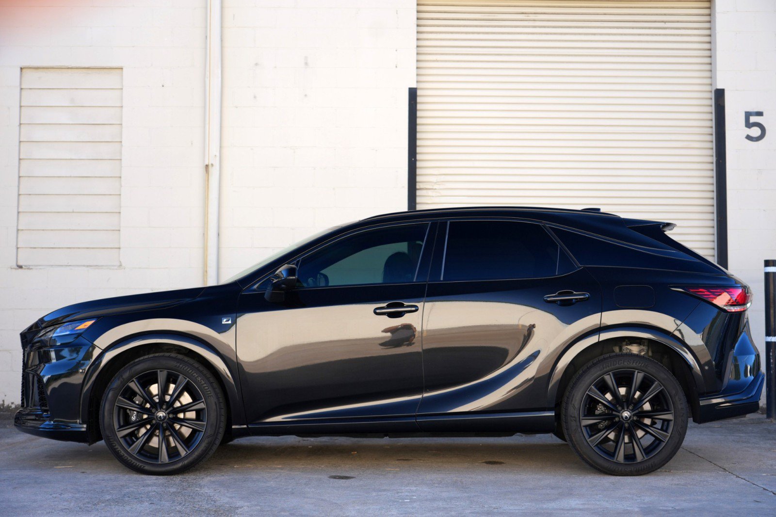 Used 2023 Lexus RX 500h F Sport w/ Cold Area Package AWD/4WD image 9