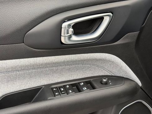 New 2026 Jeep Compass Latitude image 12