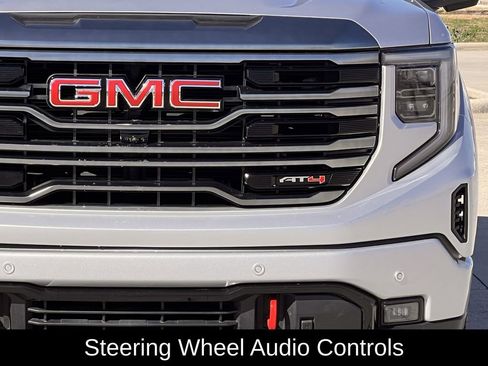 Used 2022 GMC Sierra 1500 AT4 w/ AT4 Premium Package image 11