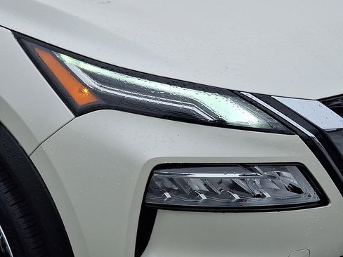 Certified 2023 Nissan Rogue Platinum w/ Platinum Premium Package image 11