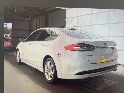 Used 2018 Ford Fusion SE w/ Equipment Group 602A image 10