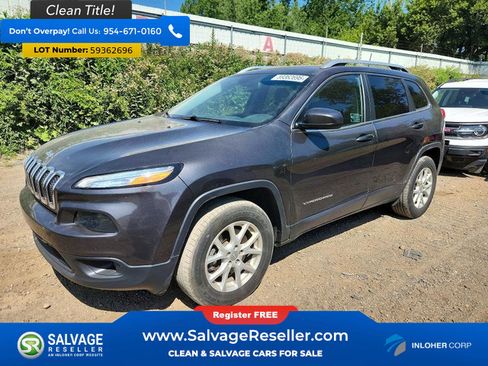 Used 2017 Jeep Cherokee Latitude w/ Cold Weather Group AWD/4WD image 1