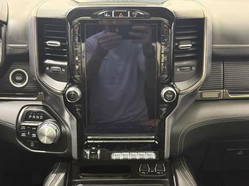 Used 2020 RAM 1500 Limited w/ Black Appearance Package AWD/4WD image 10