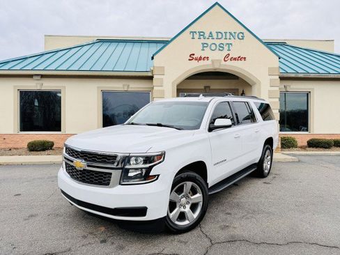 Used 2019 Chevrolet Suburban LT image 2