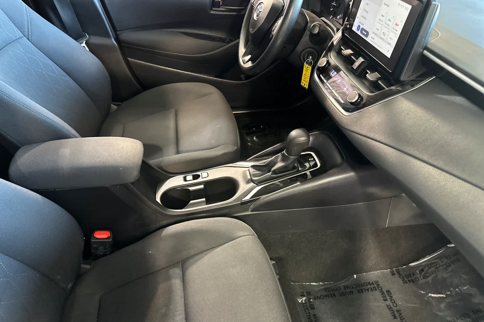 Used 2025 Toyota Corolla LE FWD image 34